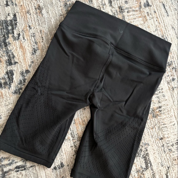 Dark grey Lululemon shorts size 6 - Picture 1 of 3